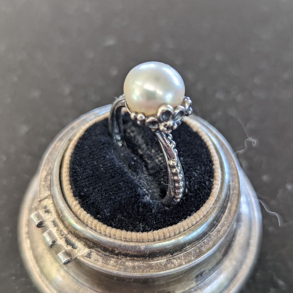 Pandora pearl ring